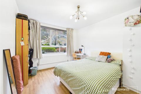 undefined, High Mount, Hendon NW4