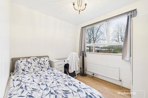 undefined, High Mount, Hendon NW4