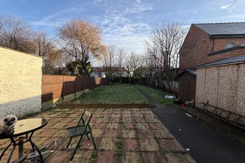 4 bedroom semi-detached bungalow for sale, Central Drive, Blackpool FY1