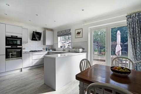 3 bedroom detached house for sale, Railway Crescent, Shipston-on-stour, CV36 4GD