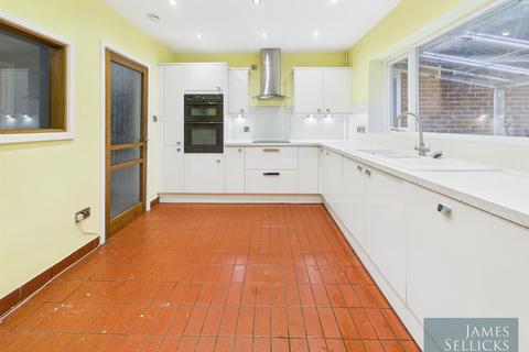 4 bedroom detached bungalow for sale, Main Street, Gumley, Market Harborough