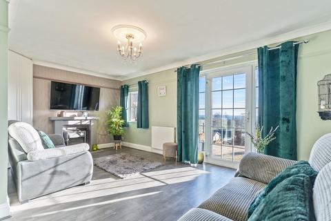 2 bedroom property for sale, The Links, Trevethin, NP4