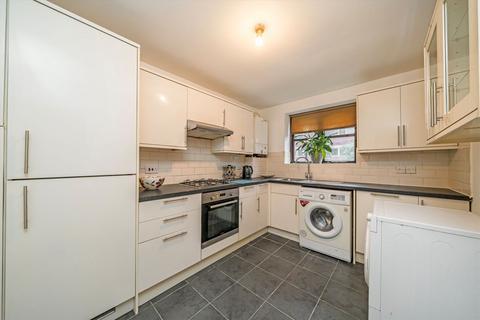 undefined, Avenue Road, London W3