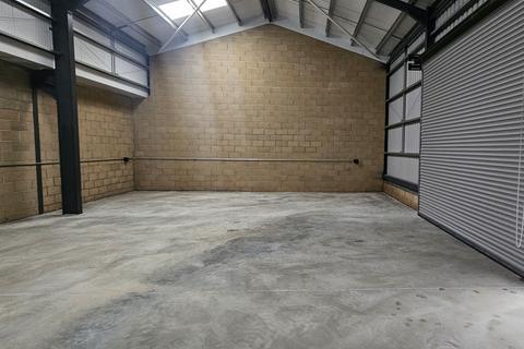 Workshop & retail space to rent - Hogg End Lane, St Albans AL3