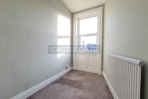 3 bedroom flat to rent, Crescent Road, Birkby, Huddersfield, West Yorkshire, HD2 2TF