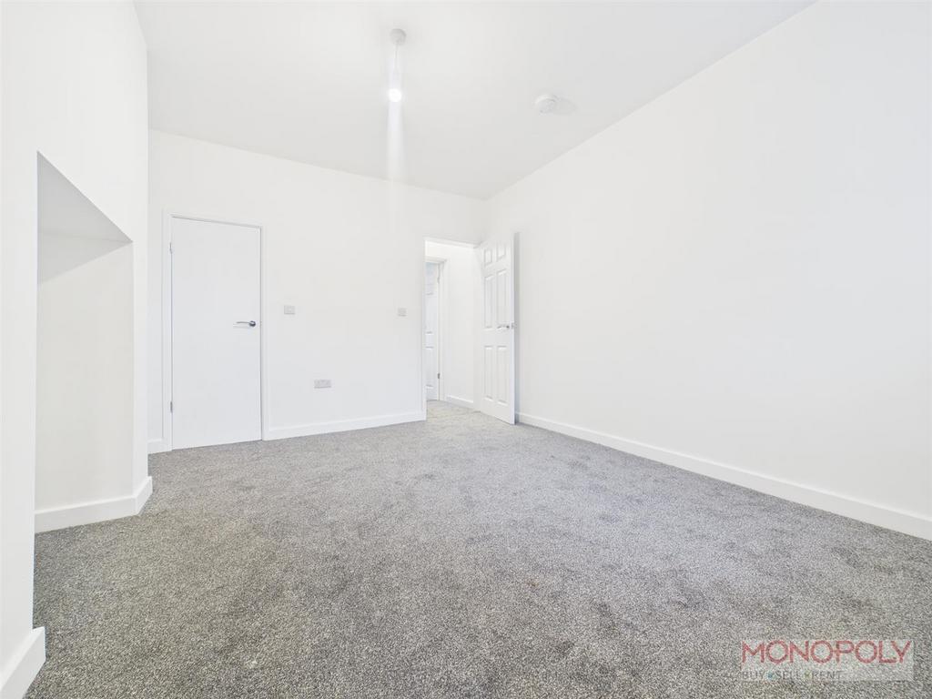 CAM01943 G0-PR0580-STILL003.jpg