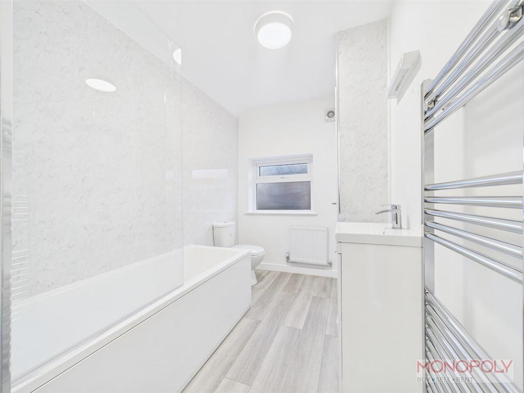 CAM01943 G0-PR0580-STILL008.jpg