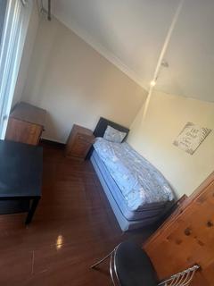 undefined, X2 Rooms available, Northfield, Birmingham, B31