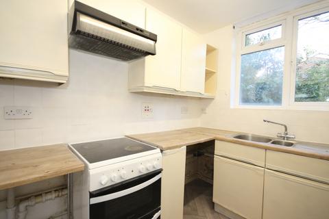 2 bedroom flat for sale, Woking GU22