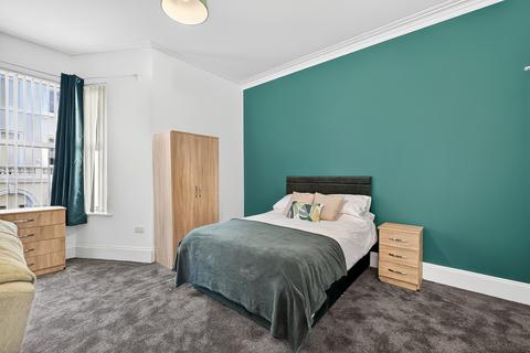 undefined, 40 Grand Parade, Devon PL1
