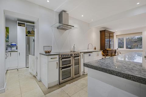 3 bedroom detached house for sale, Clearway, Addington