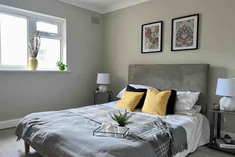 2 bedroom flat to rent, Harley Road, London NW10