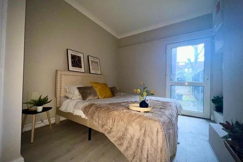 2 bedroom flat to rent, Harley Road, London NW10