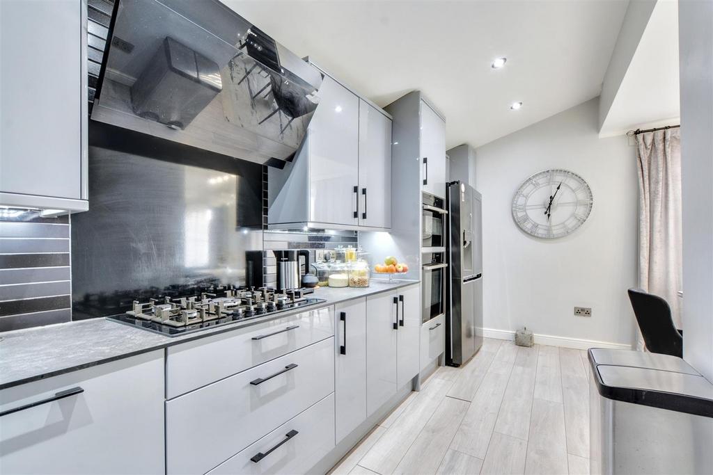 Kitchen 3.jpeg