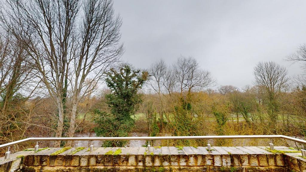 Riverside-Walk-01062023 175628.jpg