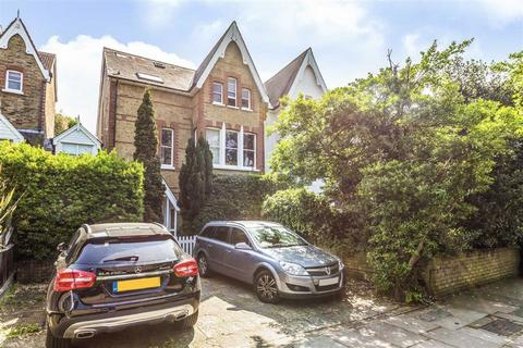undefined, Lion Gate Gardens, Kew TW9