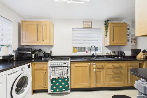 2 bedroom semi-detached house for sale, Dicks Way, Aylesbury HP19