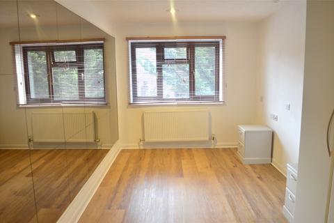 2 bedroom apartment to rent, Holmwood Gardens, Wallington SM6