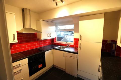 2 bedroom flat to rent, 6 Woodstock Mews, North Road, Cowbridge, CF71 7DF