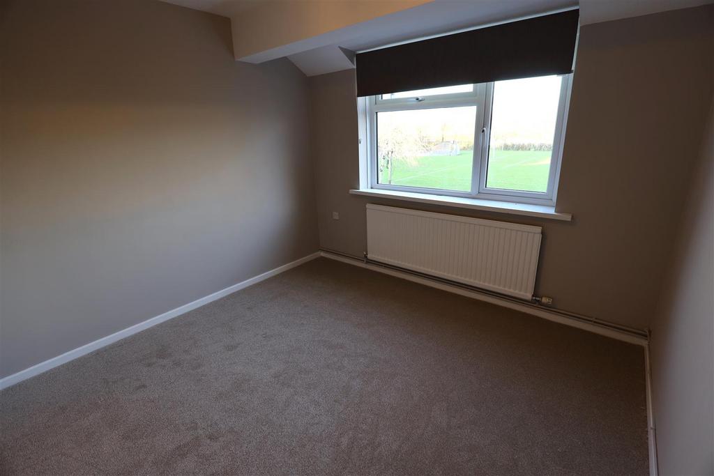 Bedroom 1 .JPG