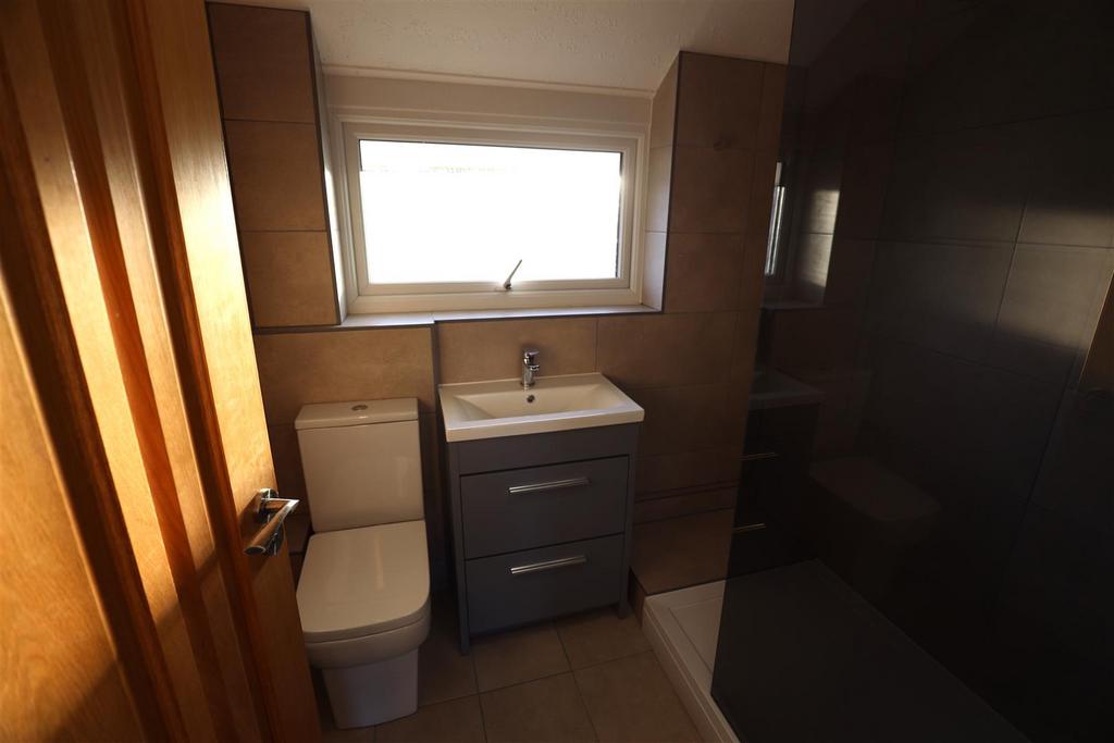 Bathroom.JPG