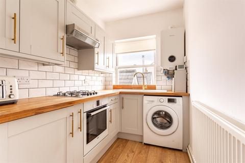 1 bedroom apartment to rent, Kemptown Mews, Brighton BN2