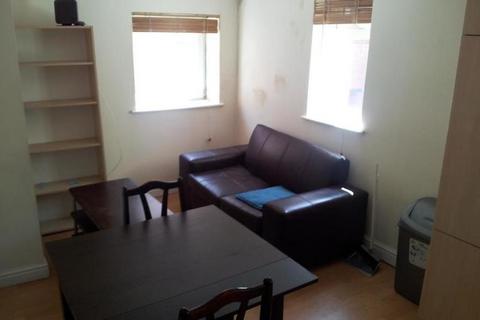 2 bedroom flat to rent, 223, City Road