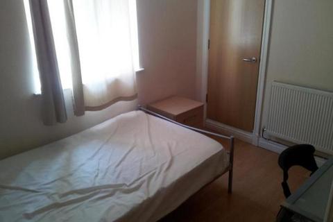 2 bedroom flat to rent, 223, City Road