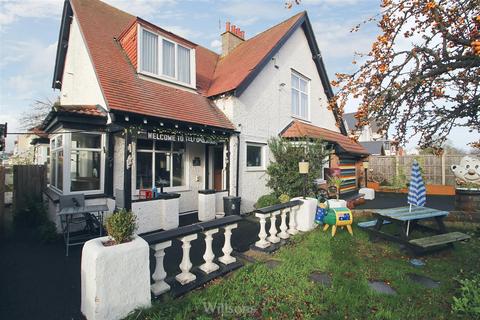 7 bedroom house for sale, St. Andrews Drive, Skegness