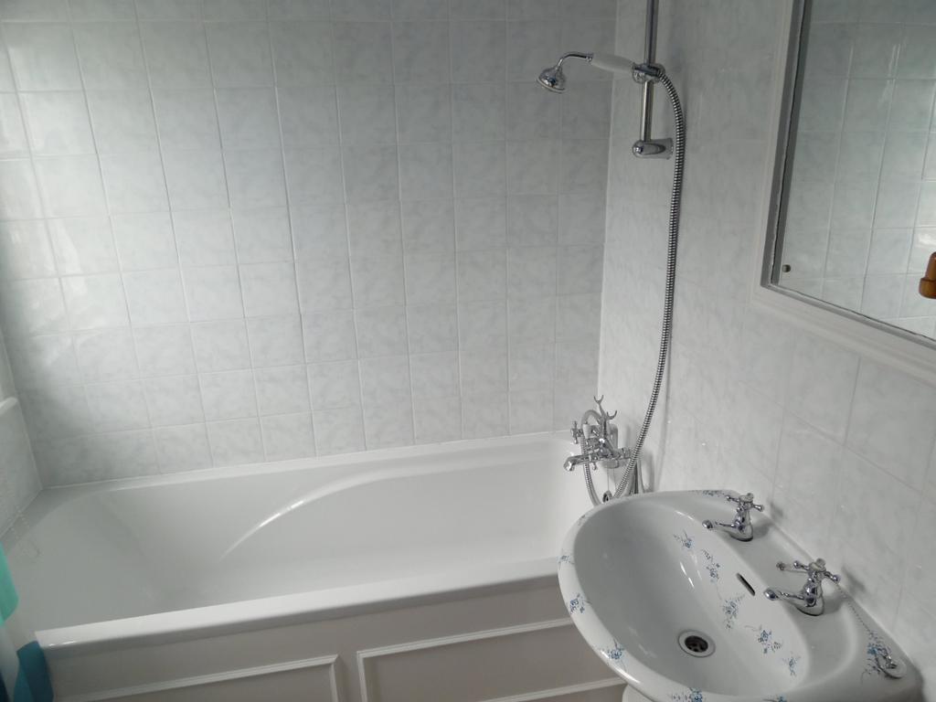 Bathroom2