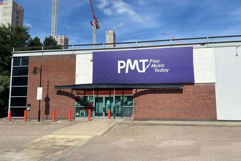 Retail property (high street) to rent, 9 Kirkstall Rd Leeds LS3 1LH