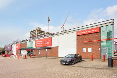 Retail property (high street) to rent, 9 Kirkstall Rd Leeds LS3 1LH