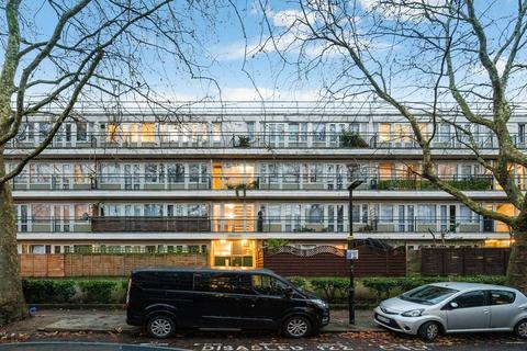 3 bedroom flat to rent, Weedington Road, London