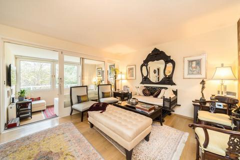 3 bedroom flat for sale, Somerset Road, London SW19