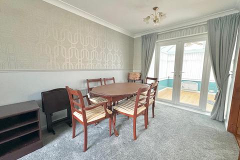 3 bedroom semi-detached house to rent, Granny Avenue, Leeds, West Yorkshire, LS27