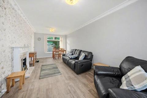 2 bedroom end of terrace house for sale, Bawn Approach, Leeds, West Yorkshire