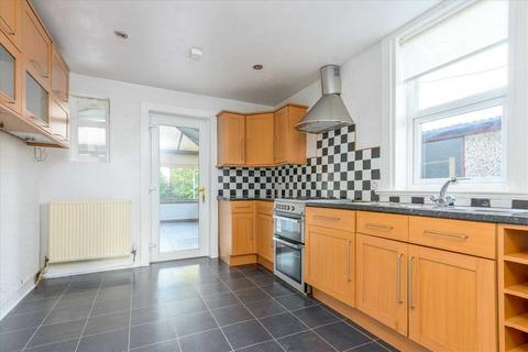 undefined, Dunfermline KY11