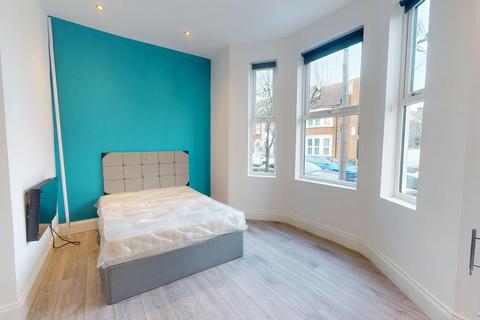 undefined, Quadrant Road, Thornton Heath CR7