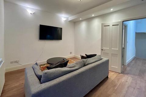 2 bedroom flat to rent, 141 Camden High Street, London NW1