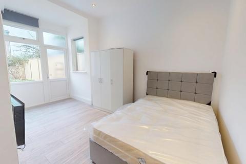 undefined, Quadrant Road, Thornton Heath CR7