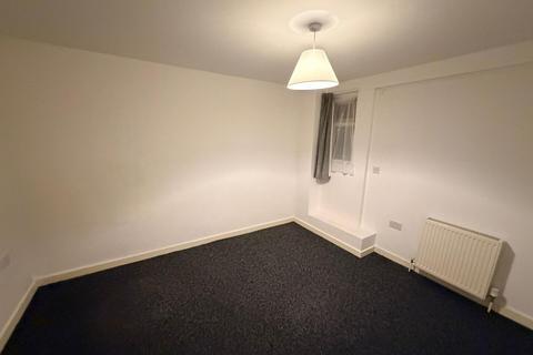 2 bedroom flat to rent, High Street, London