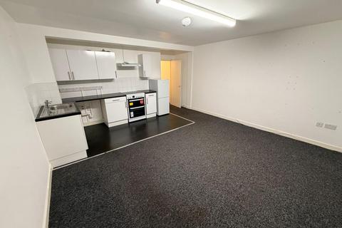 2 bedroom flat to rent, High Street, London