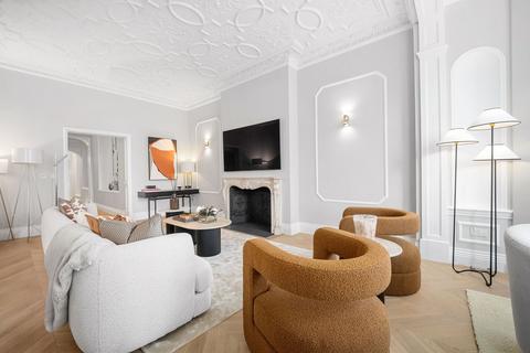 4 bedroom flat for sale, Knightsbridge, Wellington Court, SW1X
