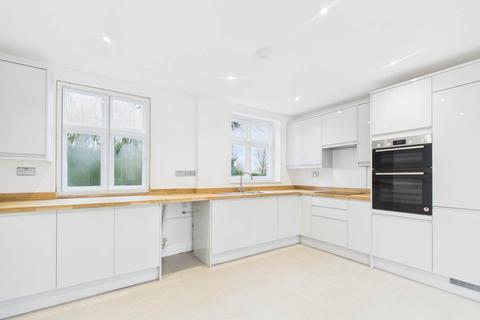 undefined, Queen Street, Waddesdon