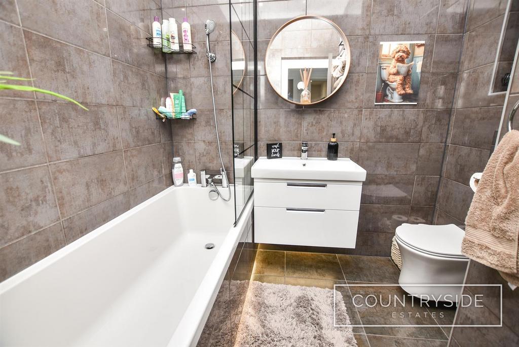 Main Bathroom