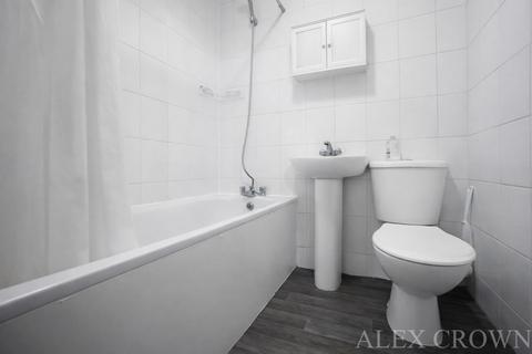 Studio to rent, Woodland Road, New Southgate