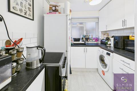 2 bedroom apartment to rent, Moss Hall Grove, Woodside Park, N12