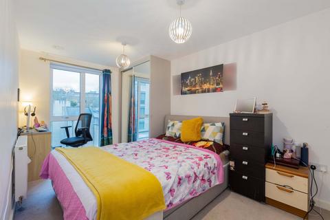 2 bedroom flat for sale, Crossways, Windsor Road, Slough SL1