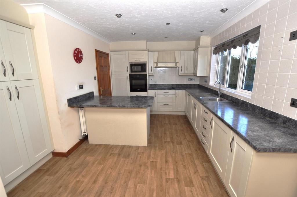 Open Plan Kitchen/Dining Room