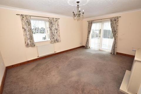 undefined, Pwll Trap